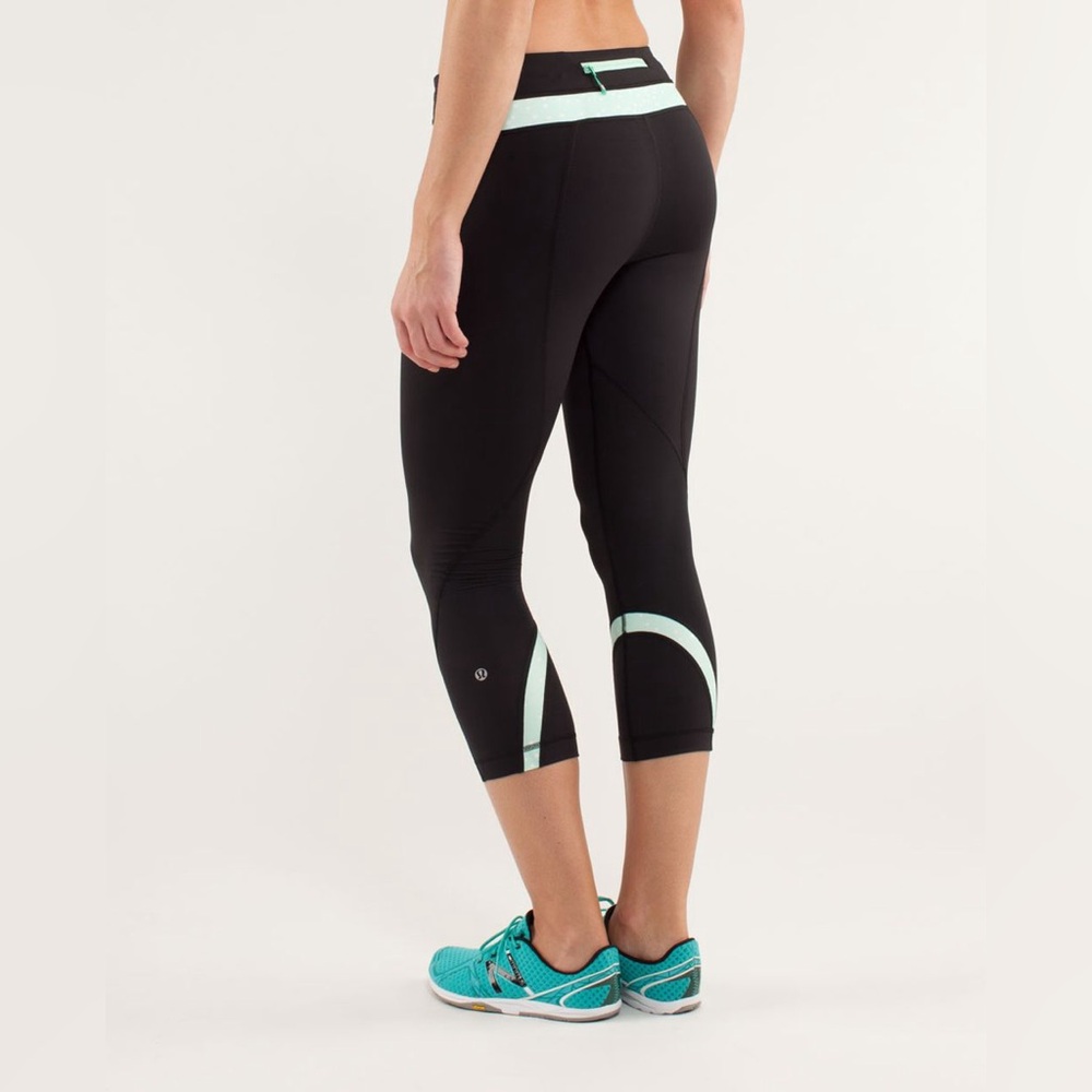 Lululemon Run: Inspire Cropped Leggings-Black & Blue